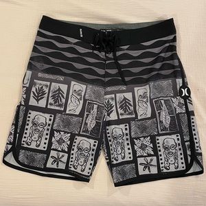 Hurley Phantom “Tiki” Boardshorts ‐ 30